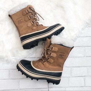 Sorel Caribou boots-like new!